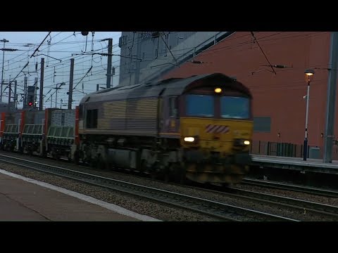 EWS Euro Cargo class 66 passes through Doncaster working 6H86