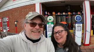 Country Mill Crafts and Antiques / Antique Shopping / Pigeon Forge Tennessee / Paintings