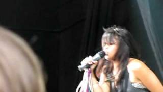 FeFe Dobson - Thanks For Nothing (Toronto) (6/19/10)