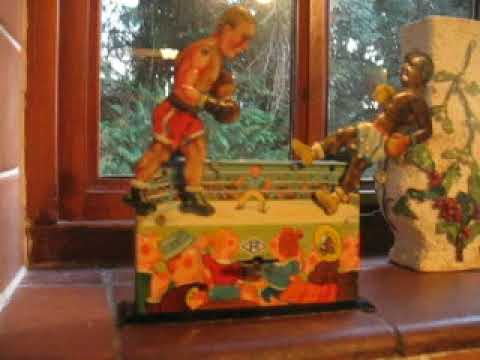 RARE GERMAN BOXING TOY JOE LOUIS versus MAX SCHMELING TINPLATE 1940's TIN TOY WIND UP FIGHTING RING