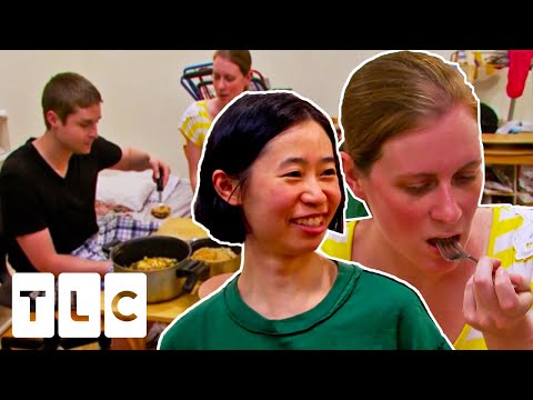 She's So CHEAP She Served DUMPSTER-DIVE Food To Her FRIENDS! | Extreme Cheapskates