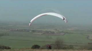 preview picture of video 'Flying Chinnor Hill 21st March 2009'