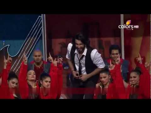 Ranveer Singh - Tribute to all Superstar of 90's in Colors 19th Screen Awards 2013