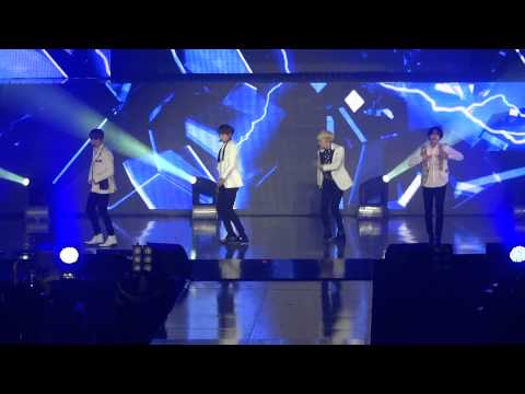 Music Bank in Brazil - SHINee - Ring Ding Dong