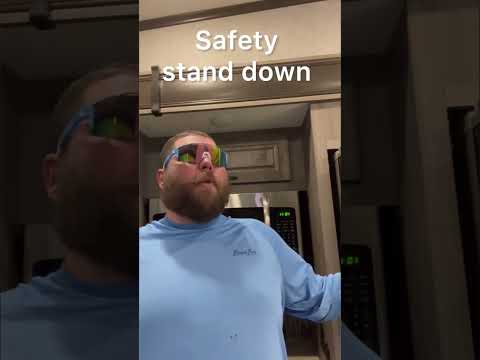 That’s a big goose #foryou #construction #youtubeshorts #comedy