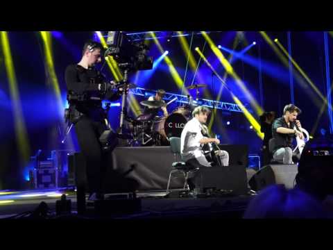 2CELLOS We Found Love Verona (live)