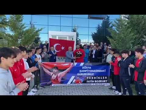 Dünya Şampiyonu'na coşkulu karşılama