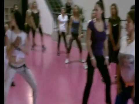 Reggaeton class - ECOLE DE DANSE MELI'N'DANCE