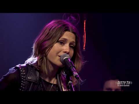Larkin Poe perform "Preachin Blues" on DittyTV