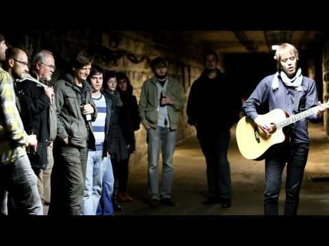 Roland Meyer de VOLTAIRE - Lauf, lauf  Endstation Sehnsucht  Bürger-Bahnhof Wuppertal-Vohwinkel