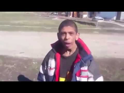 Leopold i Cygan (Smorąg) śpiewają Wiggle Wiggle