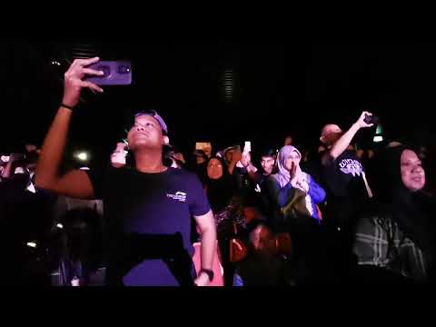 Wings - The Rock Emperor Singapore - Crowd reactions to Gemuruh