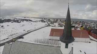 preview picture of video 'En rundtur rundt Berlevåg Kirke'