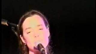 Robin Gorn Live in Montreal sings La Chambre Rouge September 9, 2000