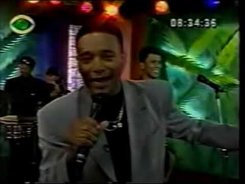 Willy Rivera - El Cariño Es Como Una Flor  (Video Oficial)