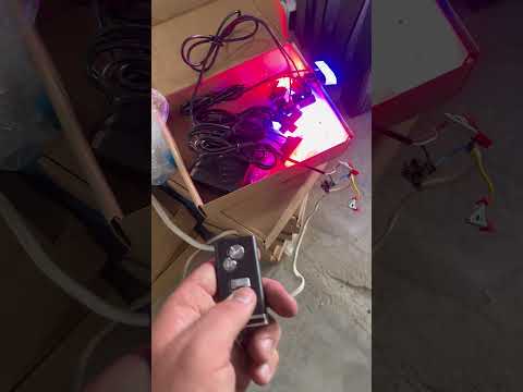 Стробоскоп LED с пультом 9202 6 NEW (Белый + Красно синий стробоскоп) - фото 1 - id-p1617895676