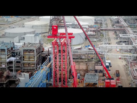 Pernis-Mammoet executes decommissioning project at petrochemical plant