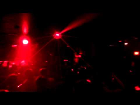 Red Zone 17-12-11:dj Max p e Stefano Tucci plays Gary Beck-Hands in mine