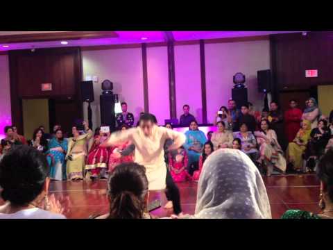 BEST MEHNDI DANCE 2014