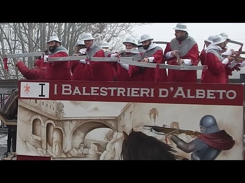 Balestrieri d'Albeto carro da getto - Carnevale Ivrea 2015