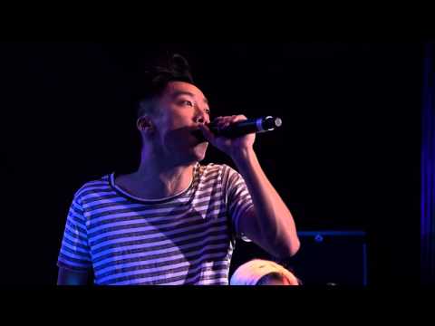 幸福之歌  (hmv x MOOV Alive On Stage - Supper Moment) HD