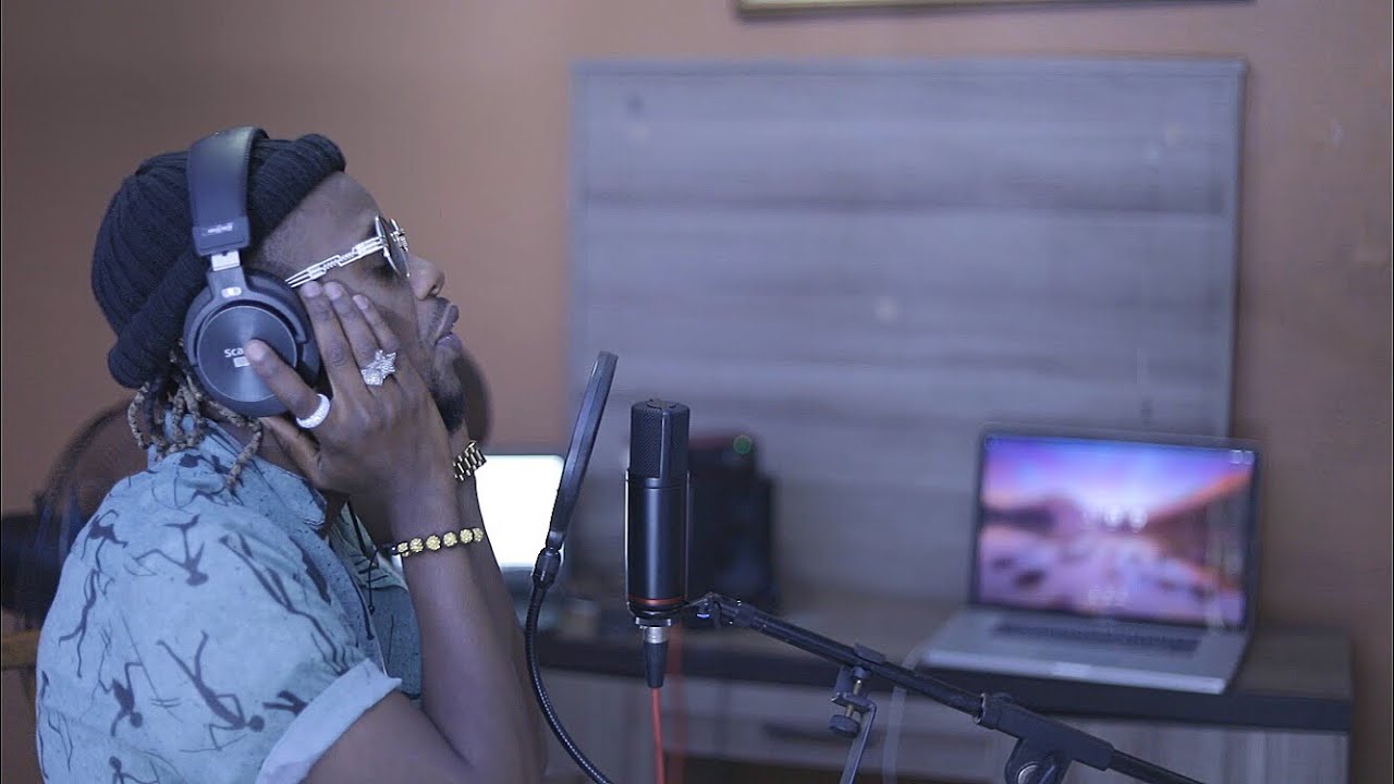 Huby Blakes Adonhedza Bedroom Live Session