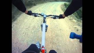 preview picture of video 'Baix Camp en BTT: Baixada fins a Vilanova d'Escornlabou.'