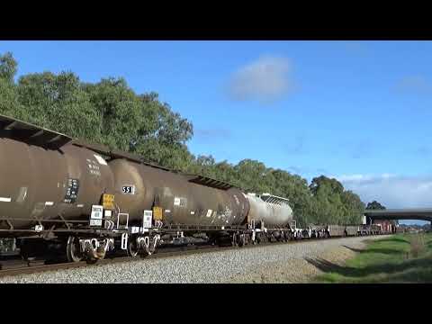 NR108 and NR27 on 7PX4 freight Bellevue