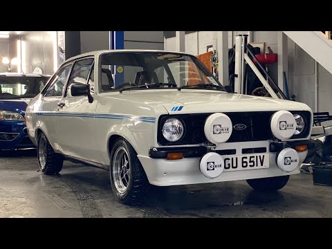 bashing b roads in a pinto powered 1978 Ford Escort RS2000/Harris Tribute