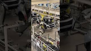 Case demonstration of kuka robot automated in BIW. #robot #robotics #automated #automobile #machine