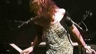 Tori Amos - Albany - 08-05-98= 13-She&#39;s Your Cocaine