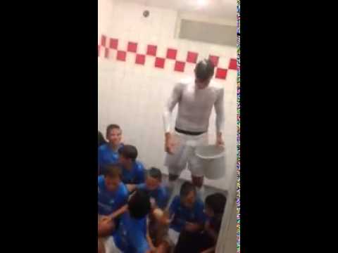 Rood-Wit D1, Ice bucket!!