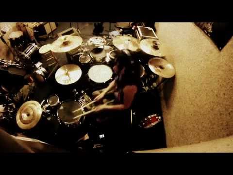 DrumAddict Female Drummer Yael-JAM Tuning drums to Intro of Siktir by Viza GoPro Fly-on-Wall Cam