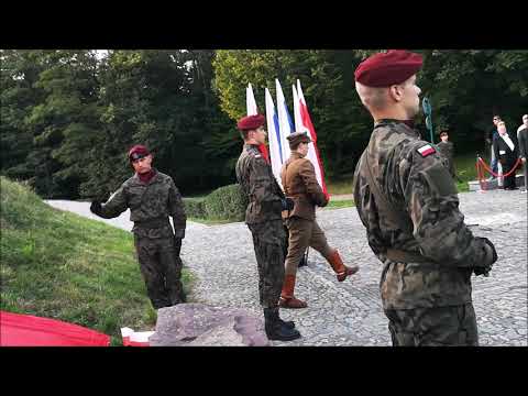 Kadrówka 2019   capstrzyk  na Kopcu Józefa Piłsudskiego