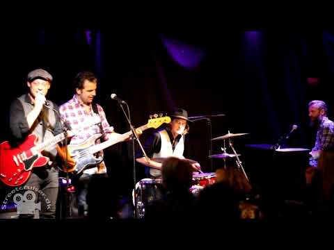 Honky Tonk Goose - Put your sweet lips a little closer