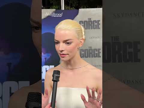 #AnyaTaylorJoy Talks On-Screen Chemistry With #MilesTeller in #TheGorge #shorts