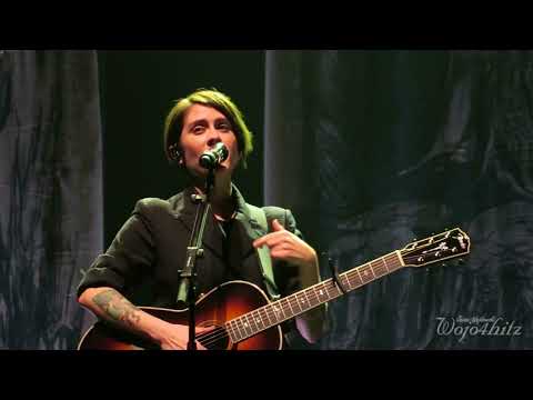 13/20 Tegan & Sara - Tegan Says She's Sara at Starbucks + DCS @ Orpheum Theatre, Boston, MA 11/09/17