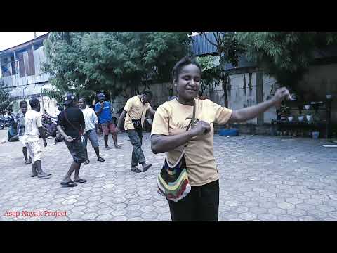 Hiburan Aster Wisisi Perayaan Natal HMPJ Jayapura #Wisisi #Wamena