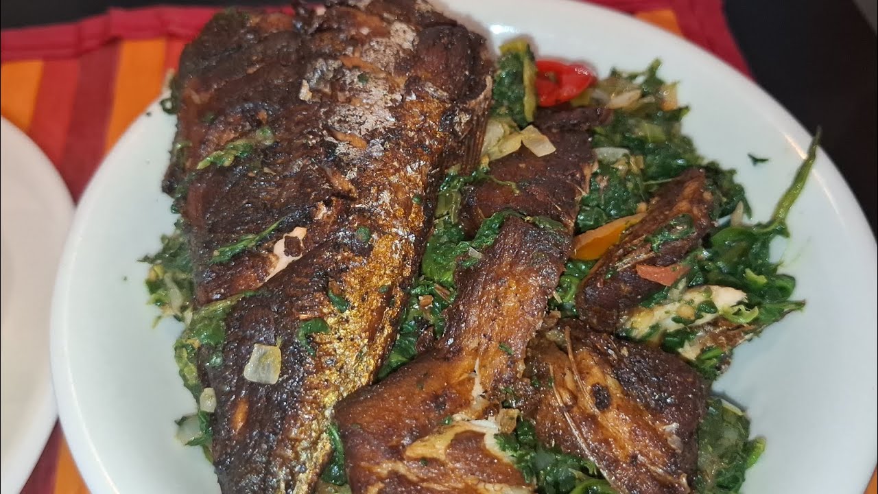 Very delicious fried vegable, fish and cassava 😋 | Les légumes sautés et le manioc 