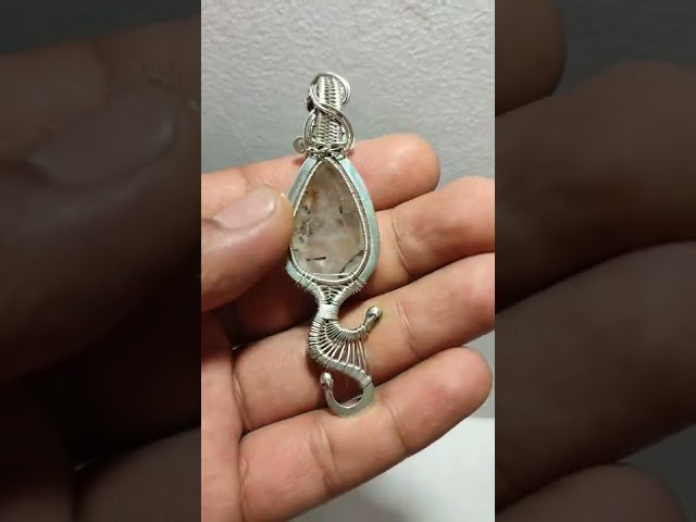 Vídeo relacionado con WEWAYSMILE 2 pieza Jaula Soporte Cristal, Cordón Colgante Cristal, Joyería Piedras Preciosas Cuarzo Para Mujeres Y Hombres (Largo Aproximadamente 17.2 pulgada/43.8 cm)