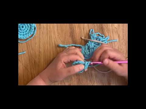 Basic crochet: working in the round in a closed circle