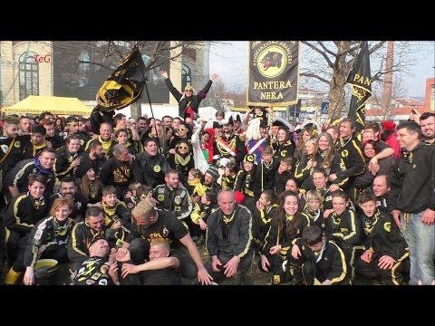Mugnaia e Pantera aranceri - foto di gruppo - Carnevale Ivrea 2017