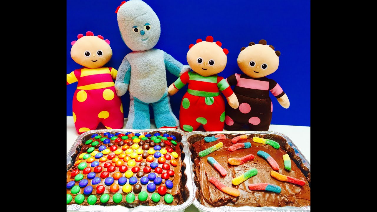 IGGLE PIGGLE and TOMBLIBOOS Toys Make Chocolate Cake!!