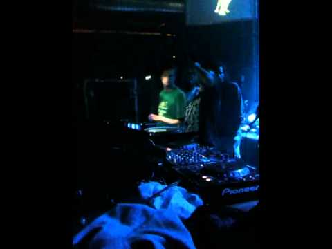 DUBQUAKE-OBF feat. SHANTI-D meets IRATION STEPPAS feat. DANMAN @L'Usine 21/04/2012