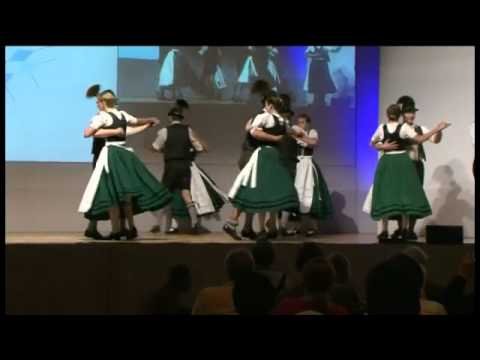 die 4 Hinterberger Musikanten beim Nobelpreisträgertreffen mit Trachtengruppe