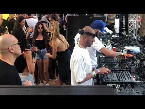 MARCO CAROLA b2b THE MARTINEZ BROTHERS: "Matt Sassari - Your Body" @ LOVEFEST 2019 | Grotto klabing