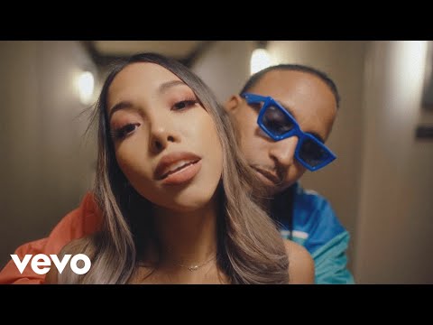 Ir Sais, Sofia LaSanta - Acurrucao