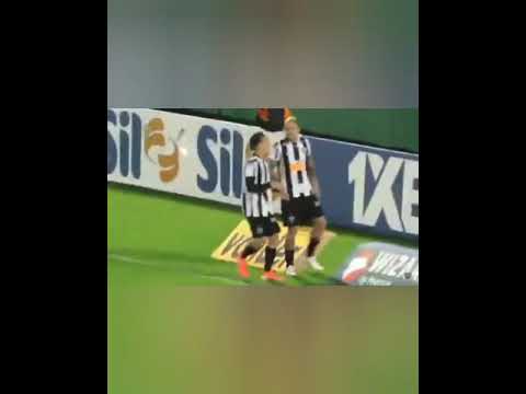 Vina e Guga dançando vuc vuc