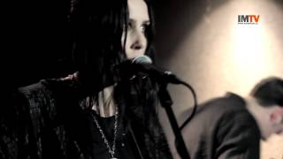 Chelsea Wolfe "Mer" (Kavárna POTRVÁ, Praha, 23.4.2012)