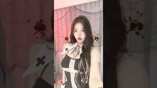 路上遇到修女會跑走嗎？ #egg #dance #蓁蛋#trending #熱門 #跳舞 #萬聖節 #helloween